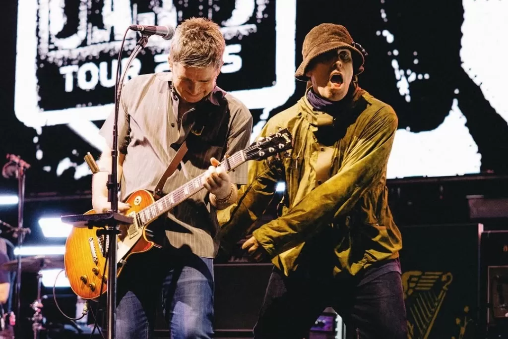 Oasis on stage